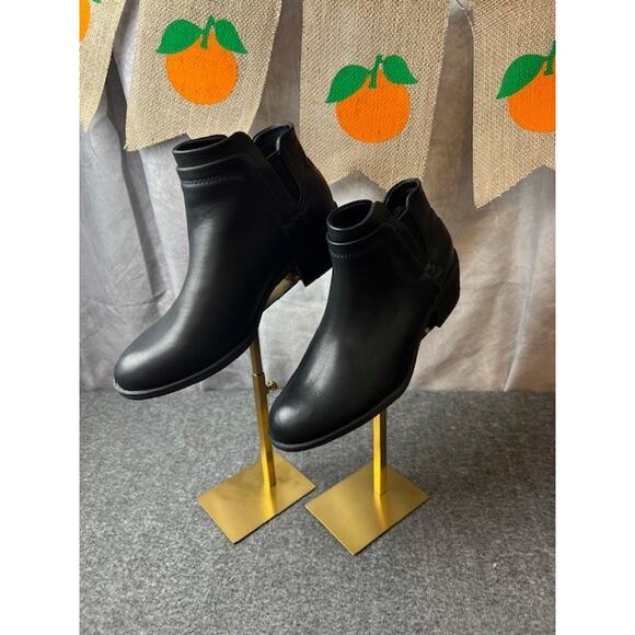 New Womens BOC Born Grover Black Ankle Booties Boots Size 5.5 M - Picture 1 of 8